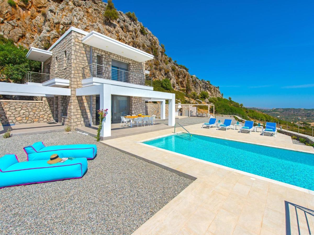 Villa Beautiful With Infinity Pool And Sea View