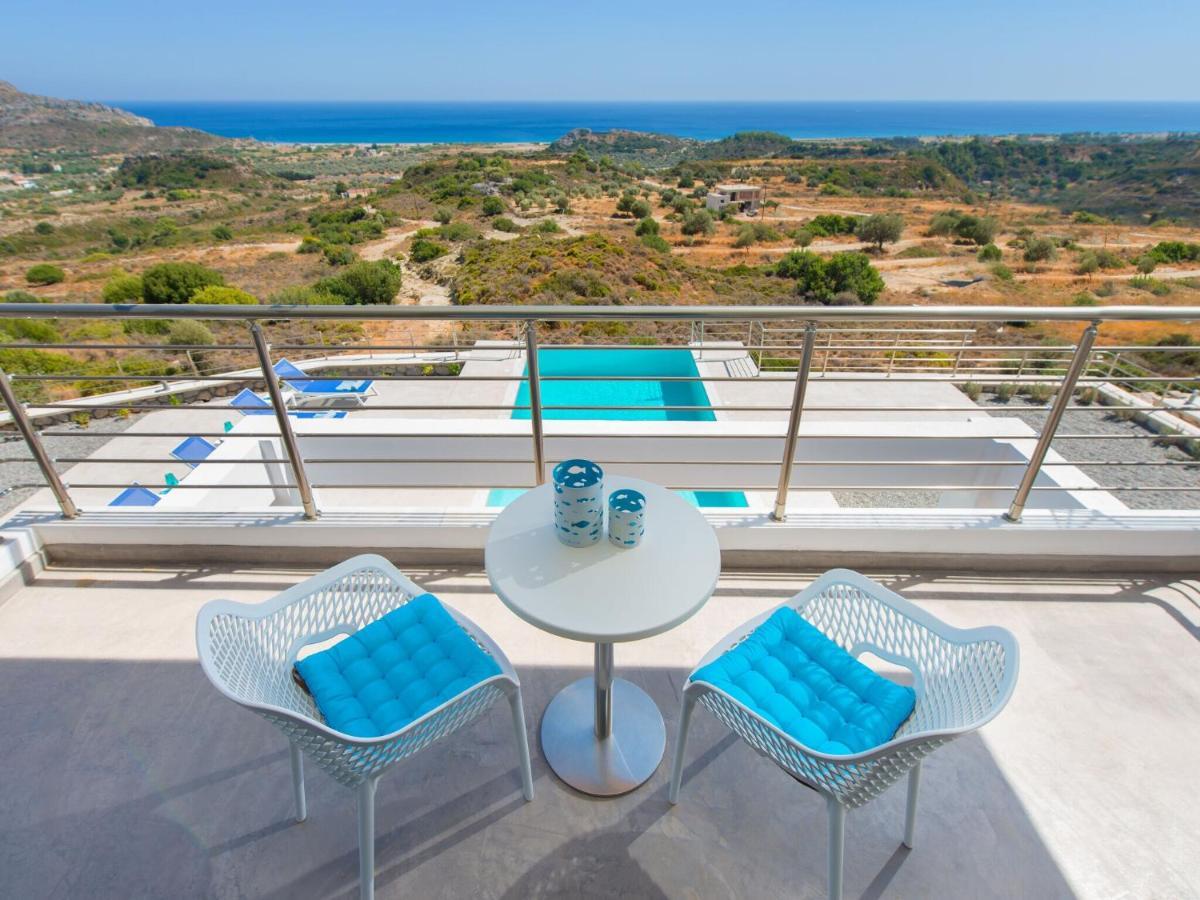 Beautiful With Infinity Pool And Sea View Villa *