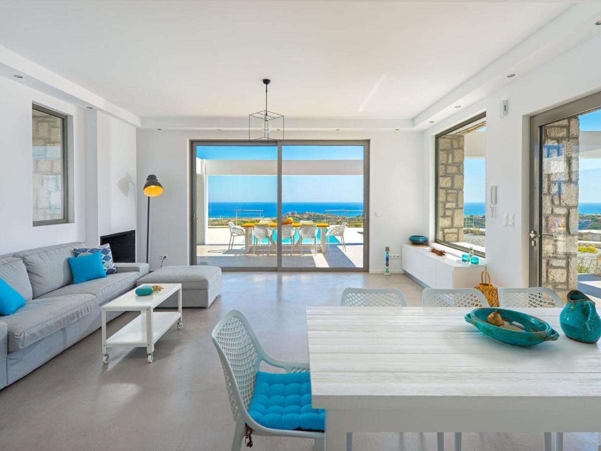 Beautiful With Infinity Pool And Sea View Villa *