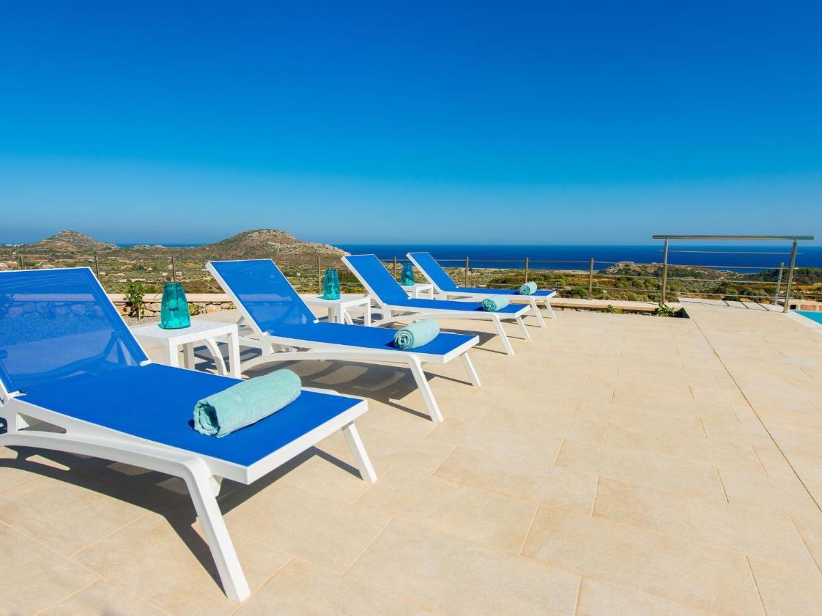 Beautiful With Infinity Pool And Sea View * Kalithies